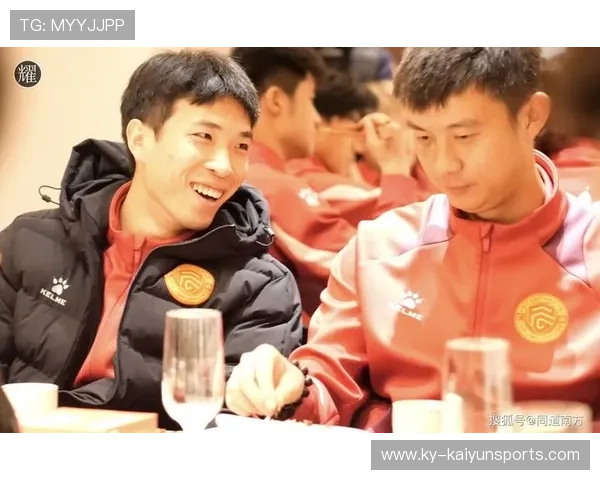 俱乐部与媒体联合打造幕后故事栏目增进球迷黏性，俱乐部宣传视频