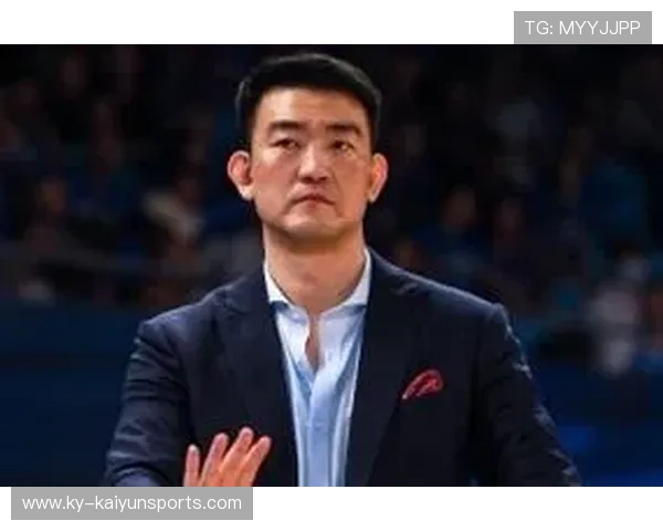 CBA广东队教练被外媒关注，战术硬核成标签